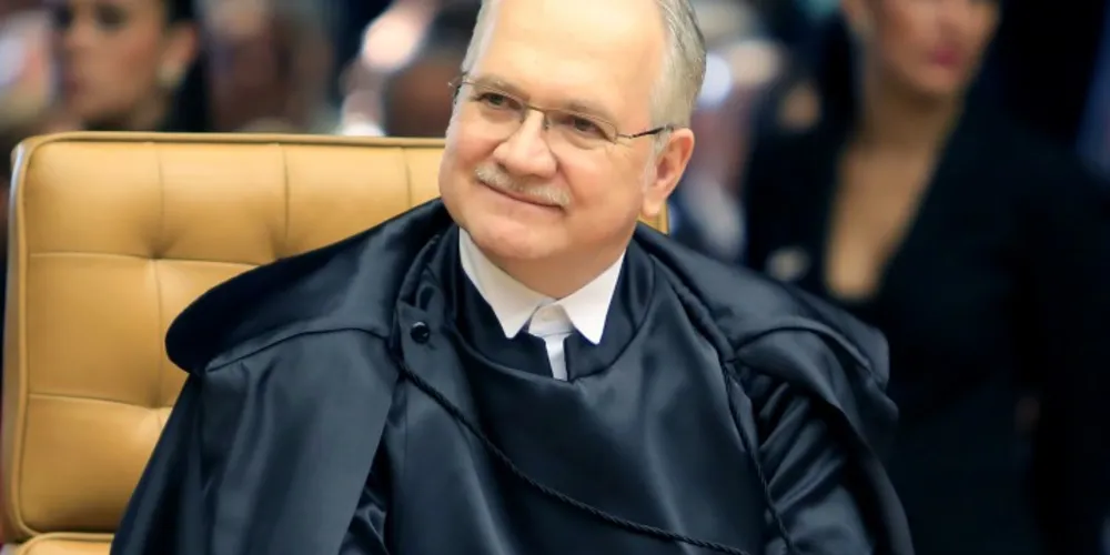 Imagem ilustrativa da imagem Fachin toma posse e plenário do STF volta a ter 11 ministros