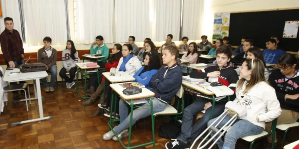 Imagem ilustrativa da imagem Salário na rede estadual é melhor do que nas escolas particulares