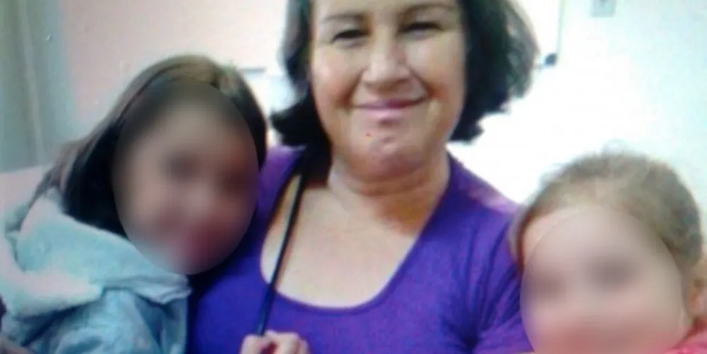 Imagem ilustrativa da imagem Mulher é morta a golpes de machado e filhas são raptadas