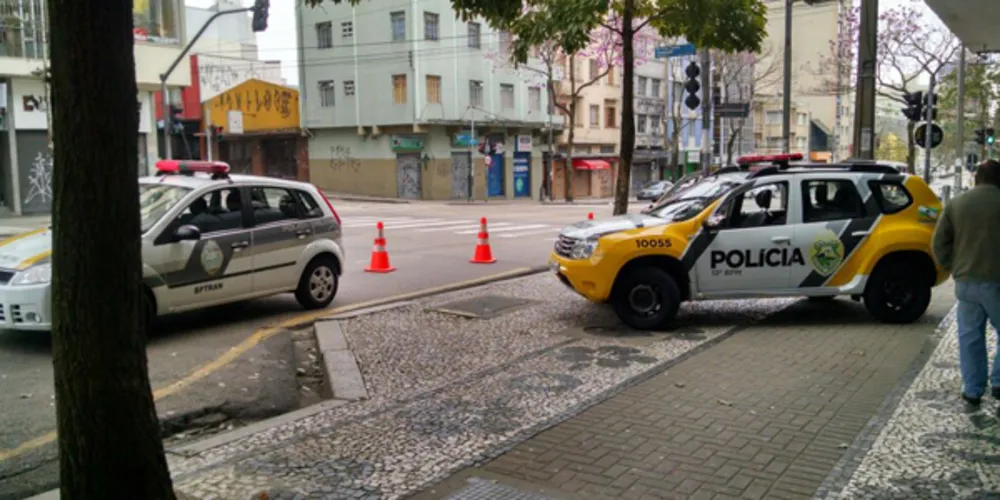 Imagem ilustrativa da imagem Homem com pulseira de balada dorme no trânsito
