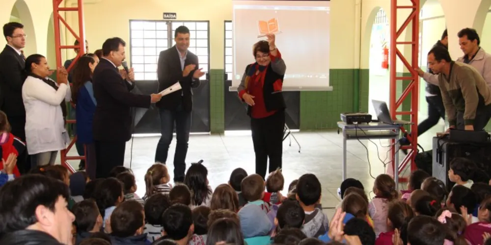 Imagem ilustrativa da imagem PG recebe prêmio Reconhecimento Município Leitor