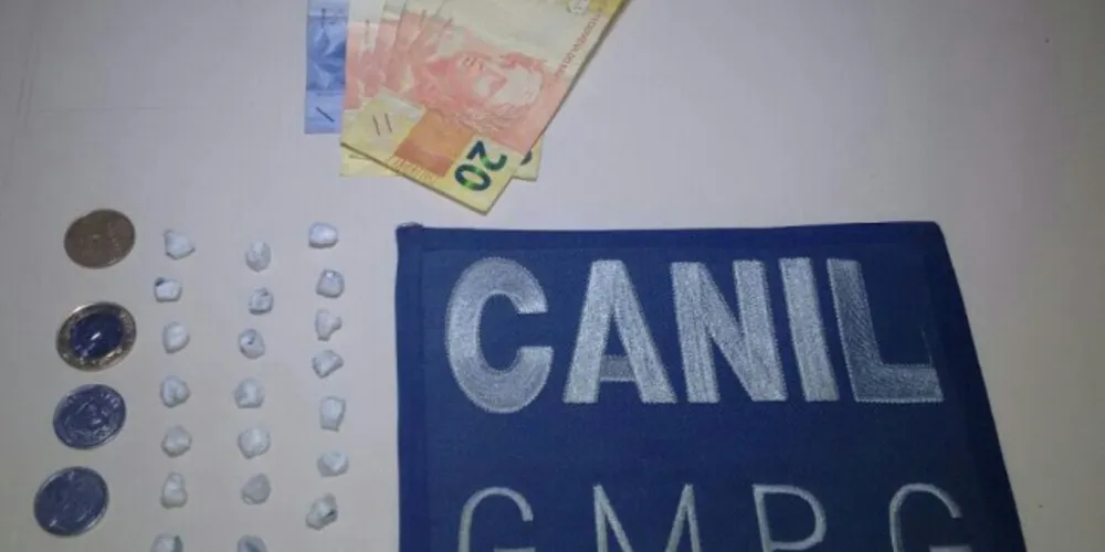 Imagem ilustrativa da imagem Suspeito vê chegada da GM e tenta engolir droga em PG