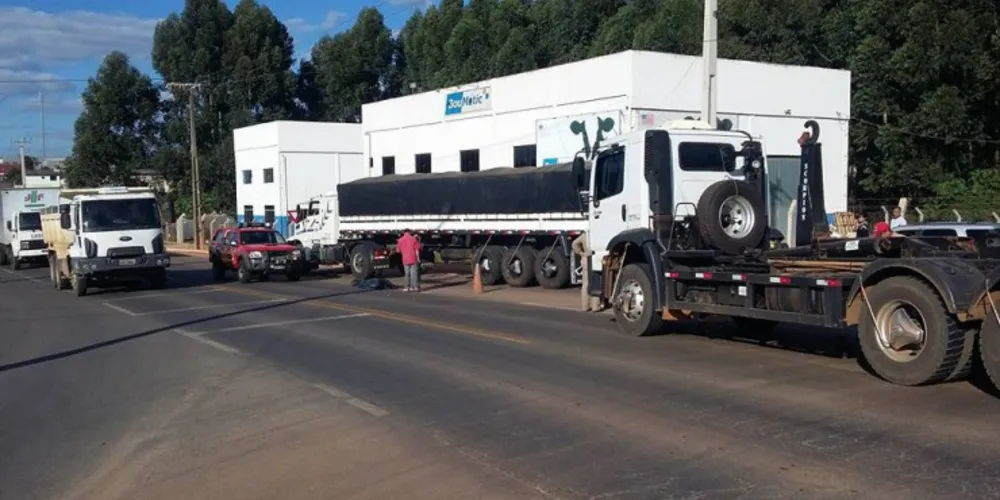Imagem ilustrativa da imagem Idoso morre atropelado por caminhão em Castro