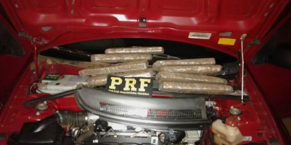 Imagem ilustrativa da imagem PRF apreende maconha em ônibus e em carro no Paraná