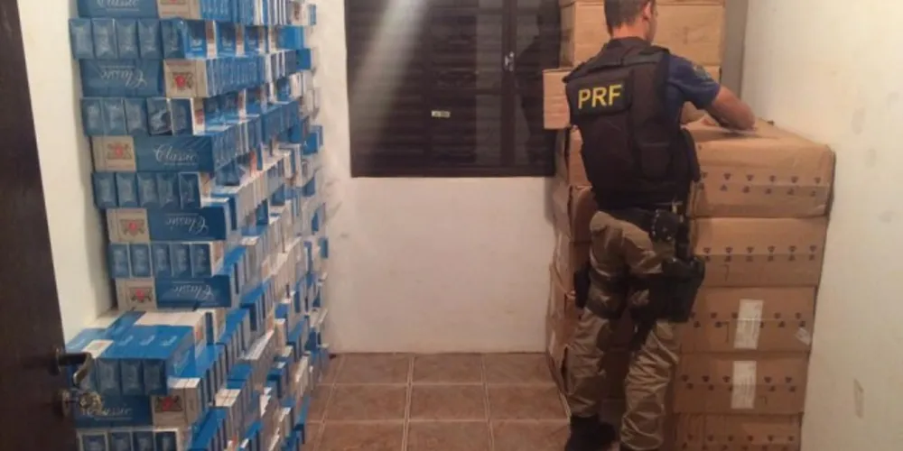 Imagem ilustrativa da imagem PRF apreende 77 mil maços de cigarro contrabandeados