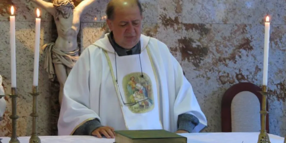 Imagem ilustrativa da imagem Padre Wilton recebe alta e se recupera em casa