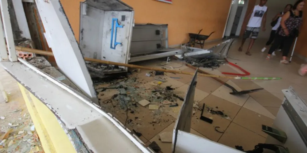 Imagem ilustrativa da imagem Onda de assaltos faz comércio suspender serviços em PG