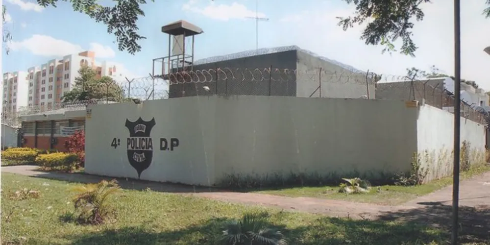 Imagem ilustrativa da imagem Delegacia de Londrina registra a fuga de 64 presos