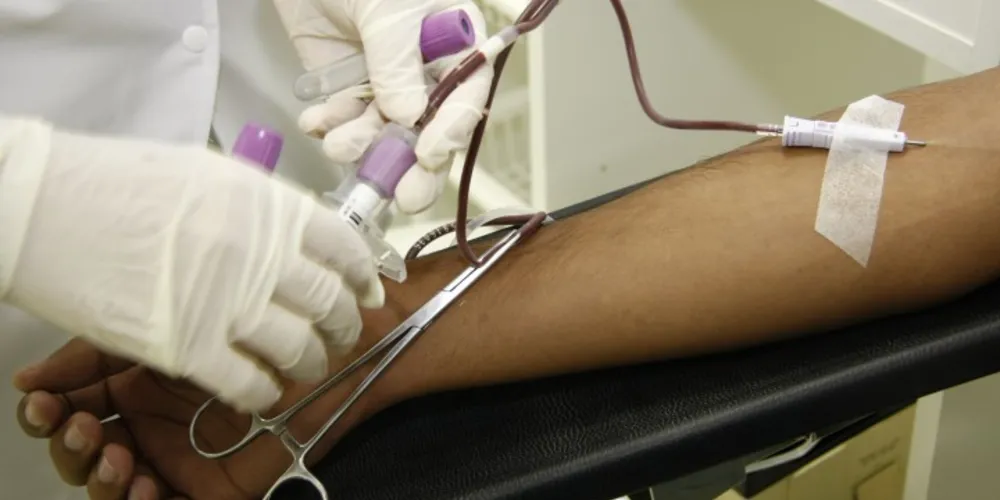 Imagem ilustrativa da imagem Amigos fazem campanha para doação de sangue