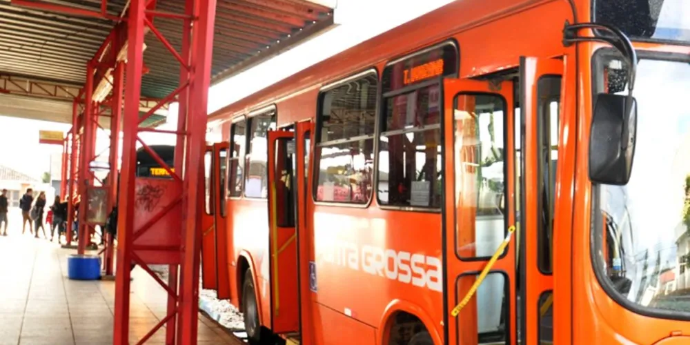 Imagem ilustrativa da imagem Linha de ônibus beneficia estudantes e trabalhadores