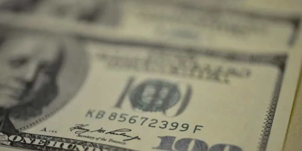 Imagem ilustrativa da imagem A R$ 3,34, dólar comercial fecha no maior nível em 12 anos
