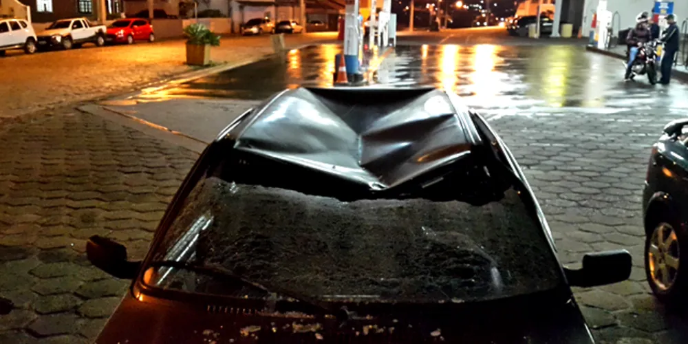 Imagem ilustrativa da imagem Três presos fogem de cadeia da região e destroem carro 