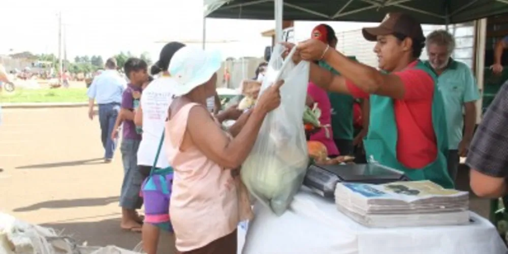 Imagem ilustrativa da imagem ‘Feira Solidária’ colabora com reciclagem de materiais