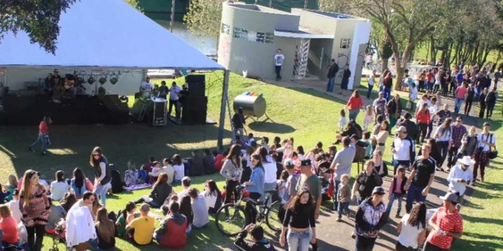 Imagem ilustrativa da imagem Dia ensolarado marca último dia do Festival de Inverno
