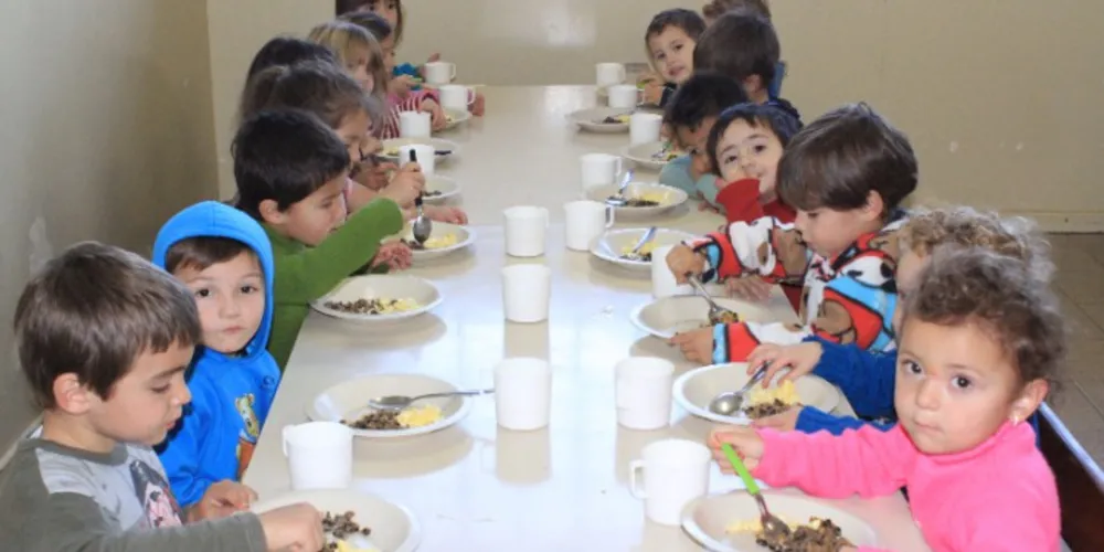 Imagem ilustrativa da imagem Merenda escolar proporciona hábitos alimentares saudáveis