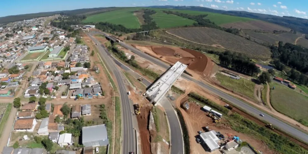 Imagem ilustrativa da imagem Obras do entroncamento na PR-151 estão em ritmo acelerado