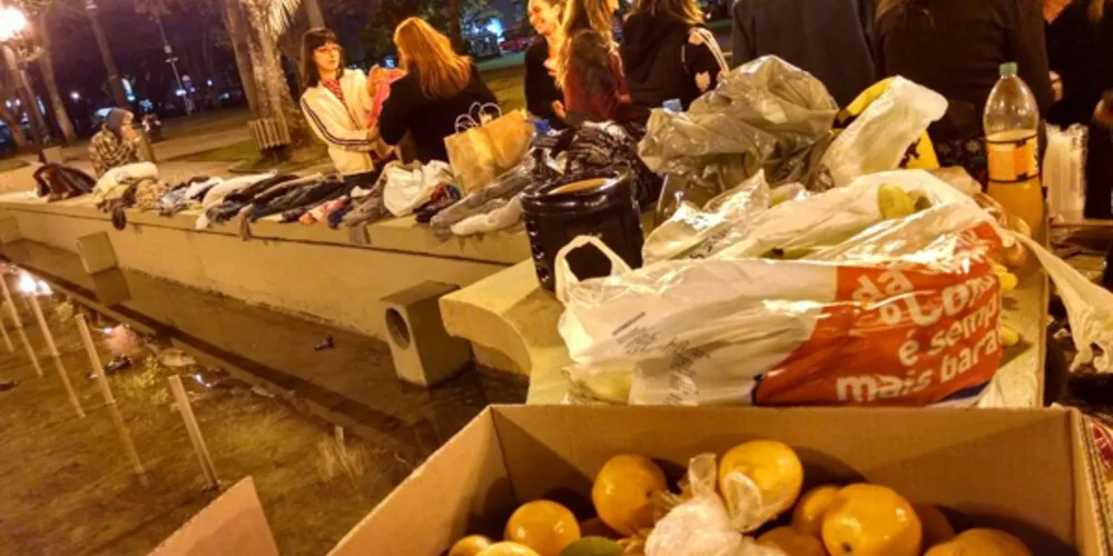 Imagem ilustrativa da imagem Jovens fazem campanha para ajudar morador de rua