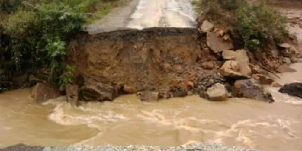 Imagem ilustrativa da imagem Palmeira trabalha em reconstrução de ponte 