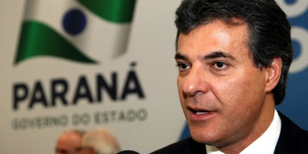 Imagem ilustrativa da imagem Richa visita PG para inaugurar obra da Sanepar
