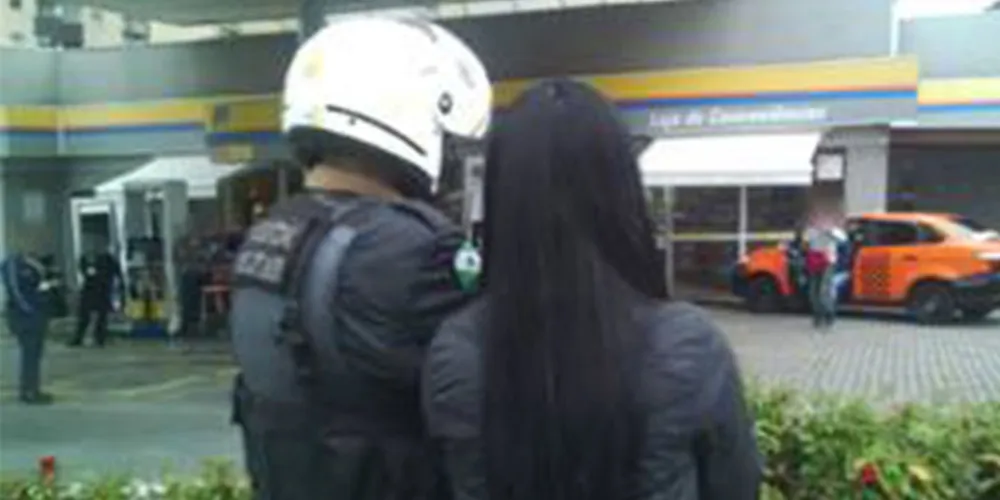 Imagem ilustrativa da imagem Taxista e garota de programa ‘armam barraco’ em posto
