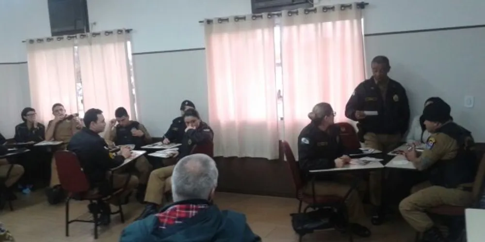 Imagem ilustrativa da imagem Policiais militares discutem cultura de paz