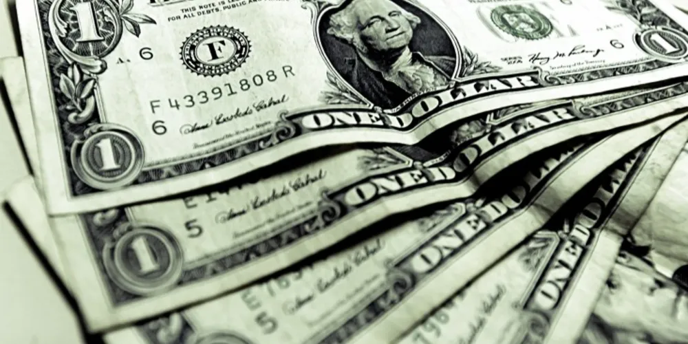 Imagem ilustrativa da imagem Dólar fecha a R$ 3,42 e sobe 10% em julho