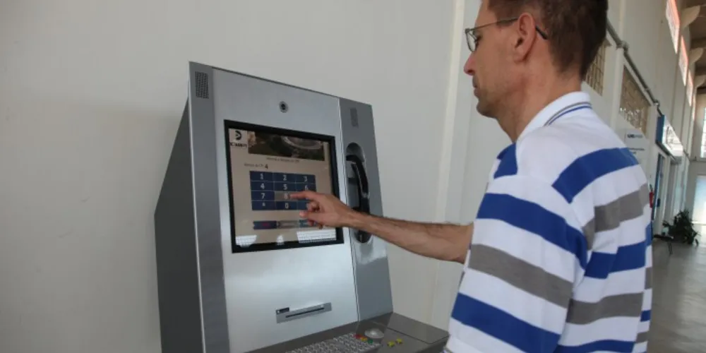 Imagem ilustrativa da imagem Detran oferece consultas e serviços em terminal na UEPG