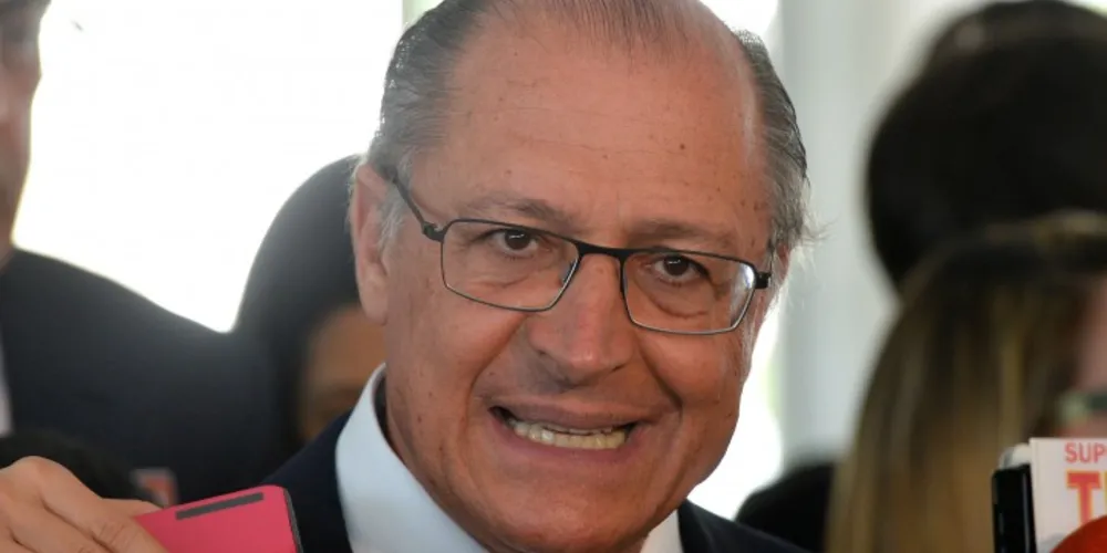 Imagem ilustrativa da imagem Alckmin oferece R$ 50 mil por informações sobre chacina