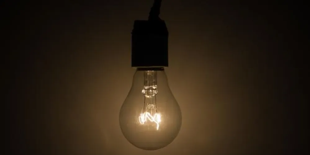 Imagem ilustrativa da imagem Aneel propõe redução de 18% no adicional da luz