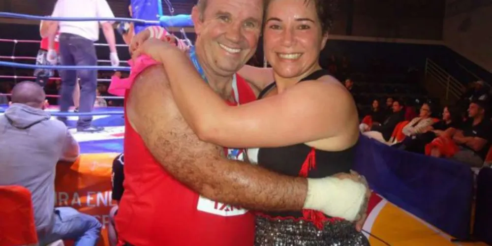 Imagem ilustrativa da imagem Casal campeão de boxe lança projeto em Carambeí