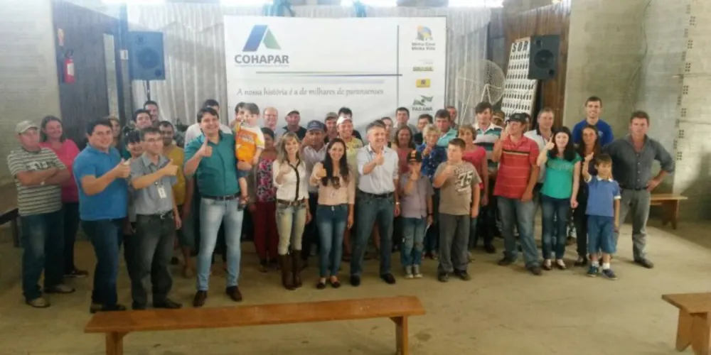 Imagem ilustrativa da imagem Famílias da região recebem as chaves da casa própria