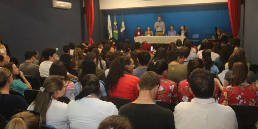 Imagem ilustrativa da imagem Conferência Municipal Juventude lotou Centro da Juventude