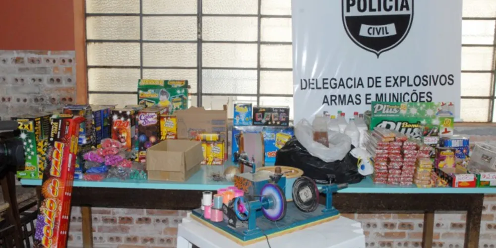 Imagem ilustrativa da imagem Polícia apreende fogos e fecha fábrica de cerol no Paraná