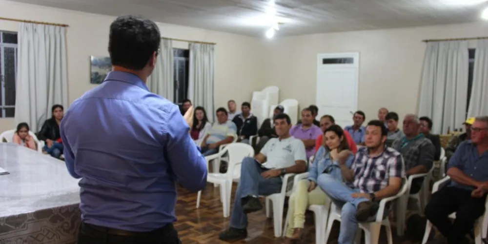 Imagem ilustrativa da imagem Prefeito autoriza obras de centro esportivo em Irati