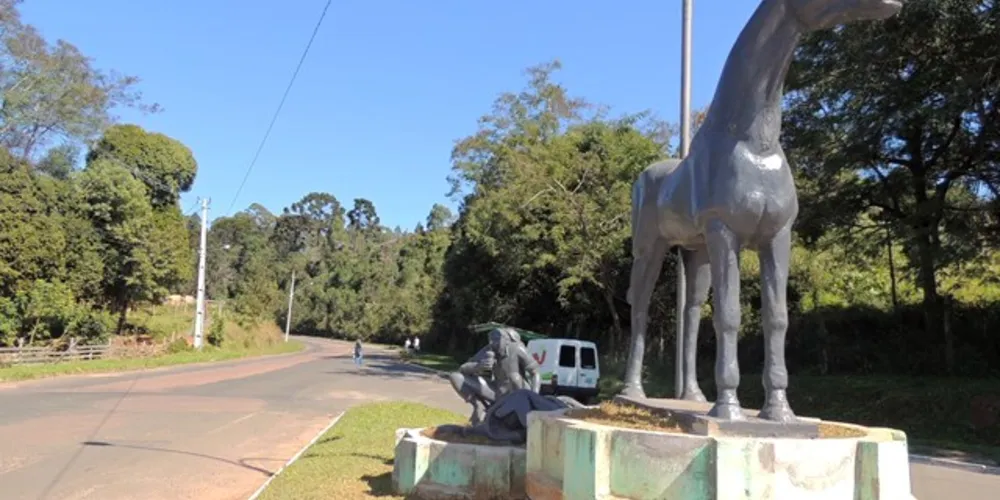 Imagem ilustrativa da imagem Monumento ao tropeiro é restaurado em Jaguariaíva