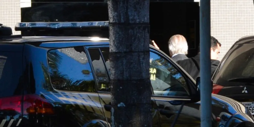 Imagem ilustrativa da imagem Corrupção na Petrobras foi iniciada por Dirceu, diz PF e MPF