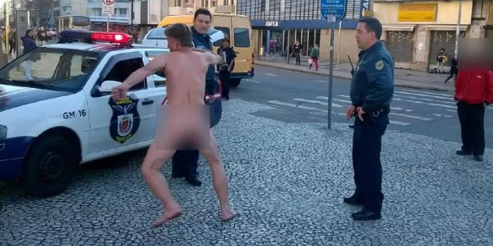 Imagem ilustrativa da imagem Homem pelado é preso no centro de Curitiba