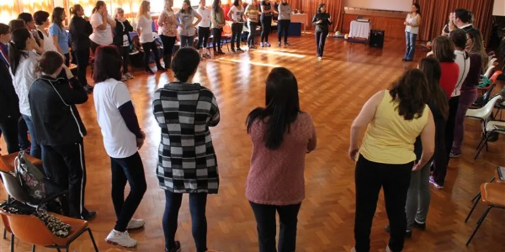 Imagem ilustrativa da imagem Professores de Telêmaco participam de formação de dança