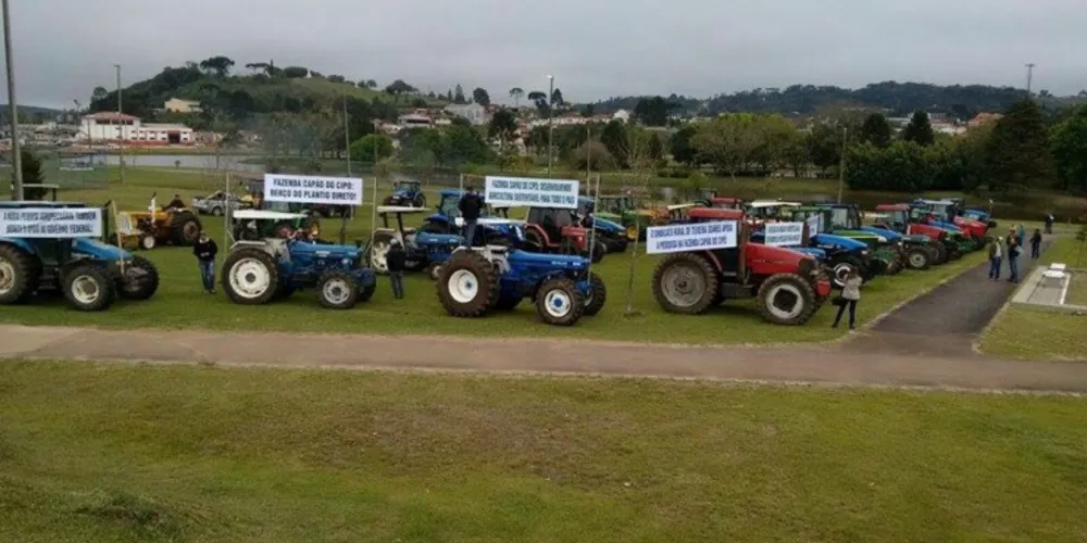 Imagem ilustrativa da imagem Produtores rurais protestam contra invasão de fazenda