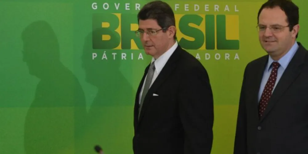 Imagem ilustrativa da imagem Governo anuncia congelamento no reajuste de servidores
