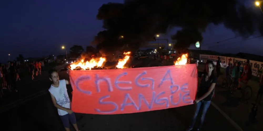 Imagem ilustrativa da imagem Manifestantes voltam a fechar Souza Naves