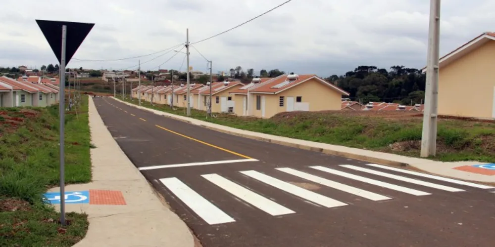 Imagem ilustrativa da imagem Richa e Gleisi voltam a PG para entregar casas