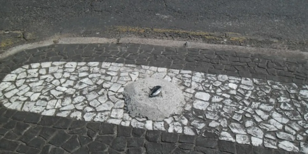 Imagem ilustrativa da imagem Estranha Retirada