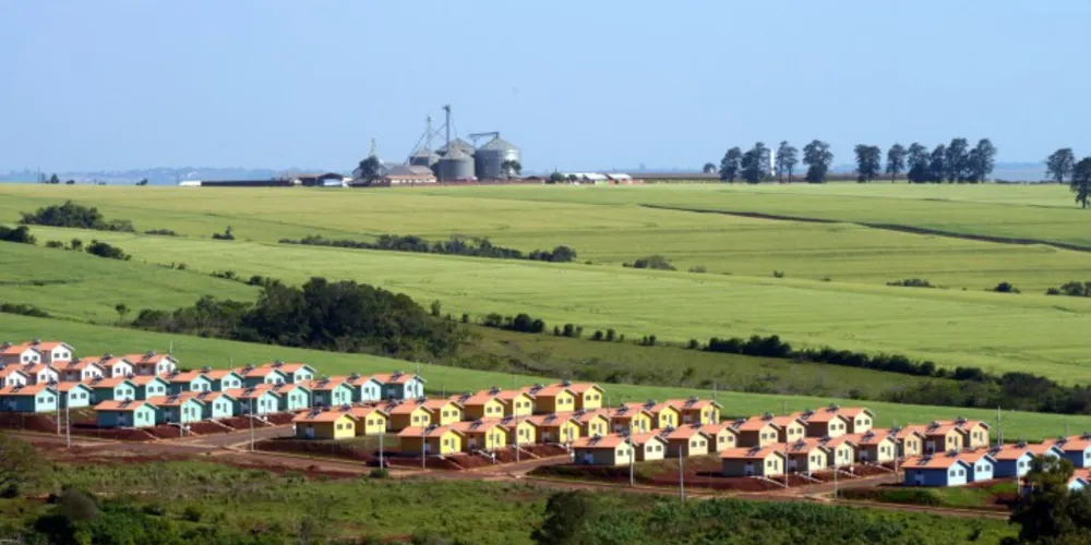 Imagem ilustrativa da imagem Cohapar deve contratar mais 8 mil casas populares