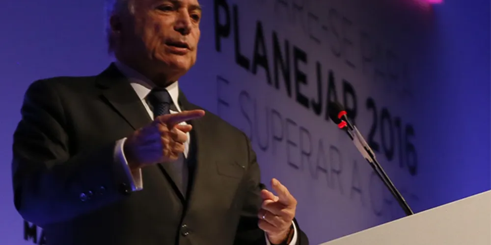 Imagem ilustrativa da imagem ‘Ninguém resiste com baixa popularidade’, diz Temer