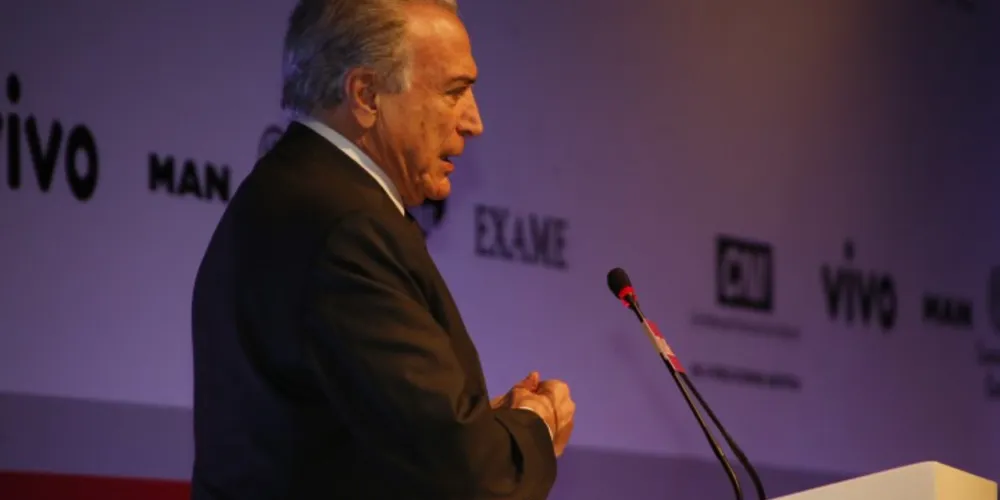 Imagem ilustrativa da imagem Temer garante que Dilma termina mandato em 2018