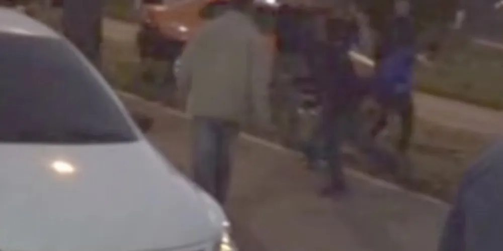 Imagem ilustrativa da imagem Vídeo mostra briga generalizada em saída de balada da capital