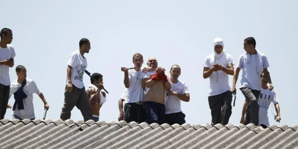 Imagem ilustrativa da imagem Detentos fogem em Londrina um dia após rebelião