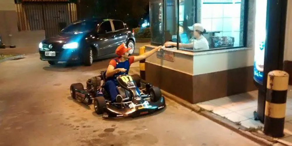 Imagem ilustrativa da imagem Em Ponta Grossa é o Mario quem compra lanche no Mc Donald’s