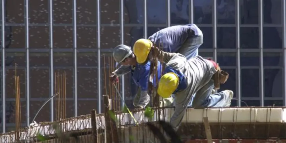 Imagem ilustrativa da imagem Construção civil deve perder 556 mil postos de trabalho